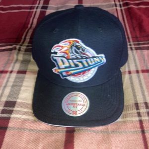 Detroit Pistons Mitchell & Ness SnapBack